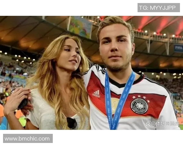 足球明星的另一半颜值如何揭秘她们的美丽与魅力 足球明星的另一半颜值如何揭秘她们的美丽与魅力