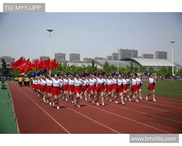 足球明星闪耀瞬间海报设计展现运动激情与青春活力